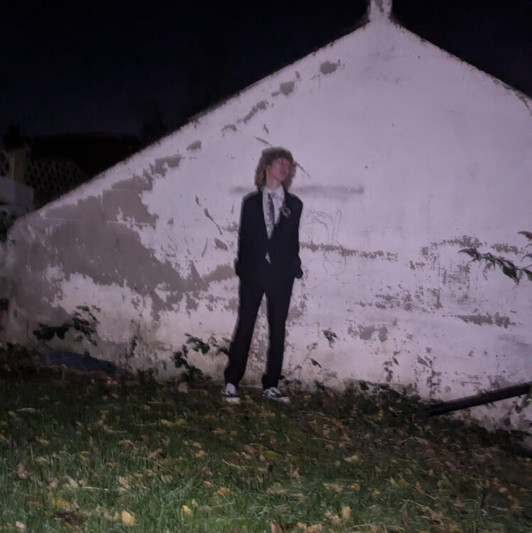 icl i just look nice here